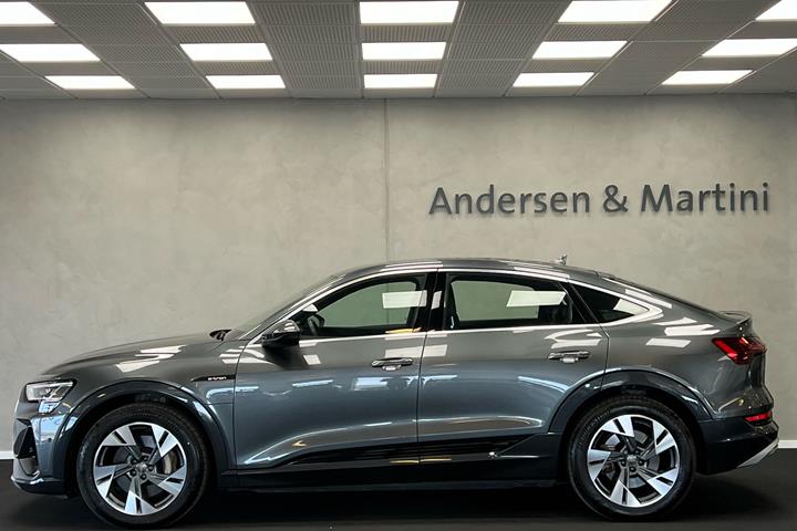 Grå Audi e-tron fra 2020
