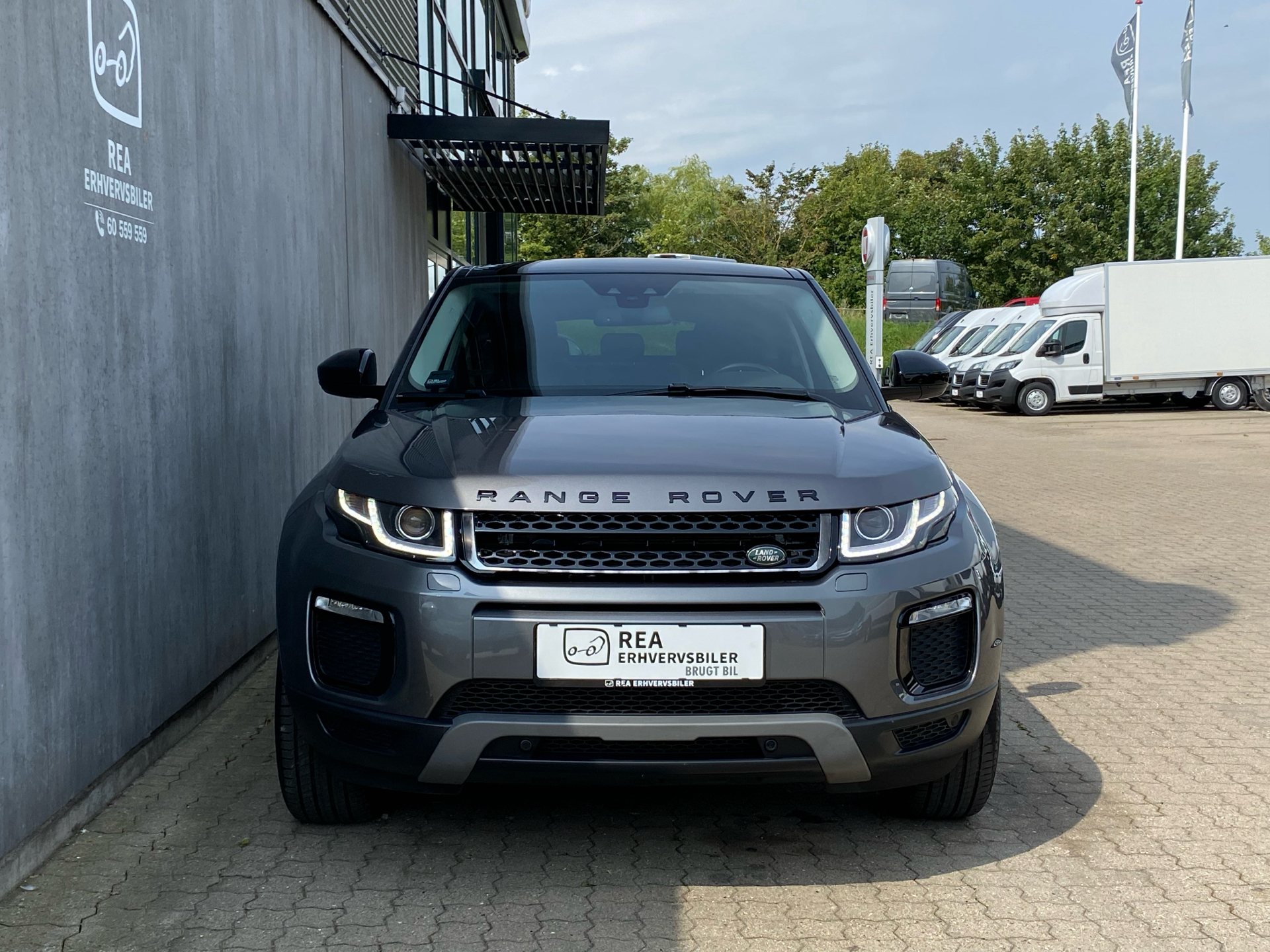 Sort Land Rover Range Rover evoque fra 2019 set udefra