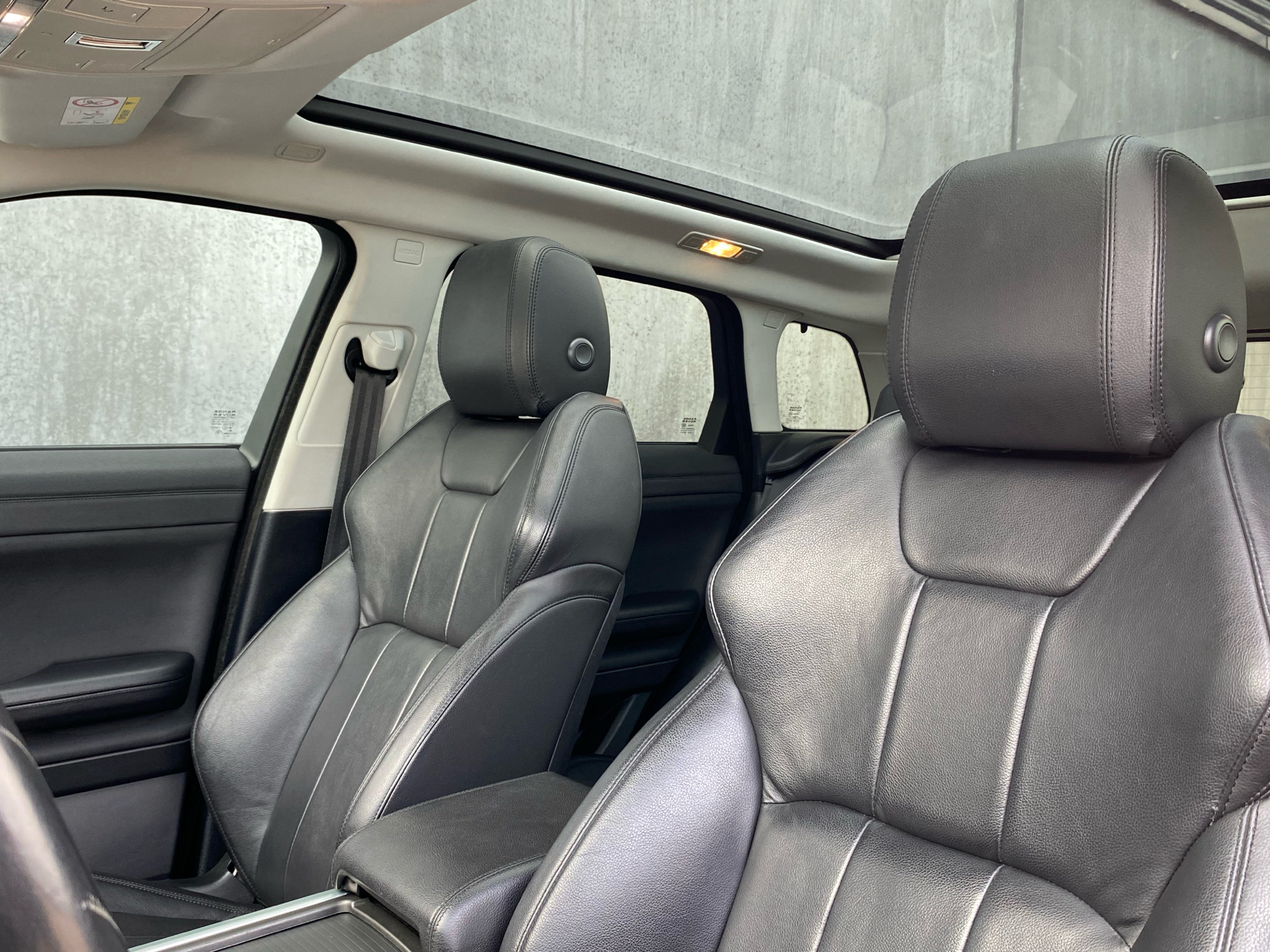 Sort Land Rover Range Rover evoque fra 2019