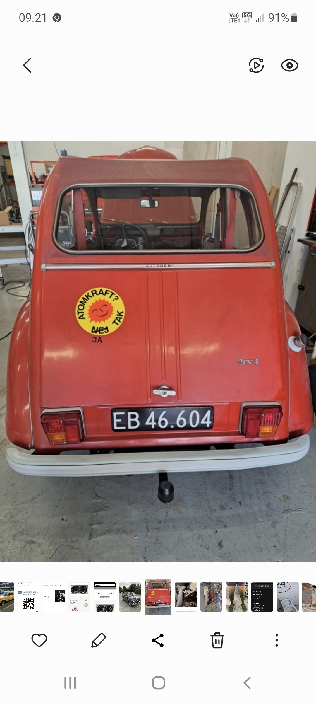 Rød Citroën 2CV fra 1974