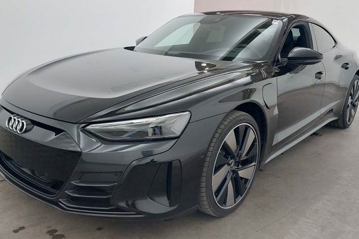 Sort Audi e-tron GT fra 2022 set udefra