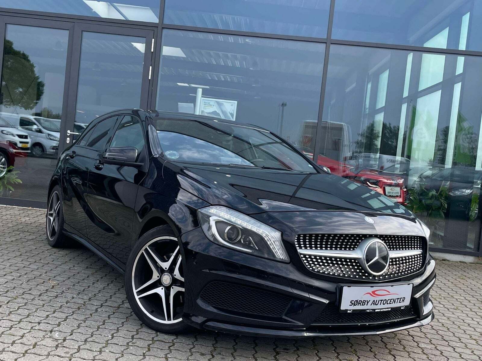 Sort Mercedes A200 fra 2014