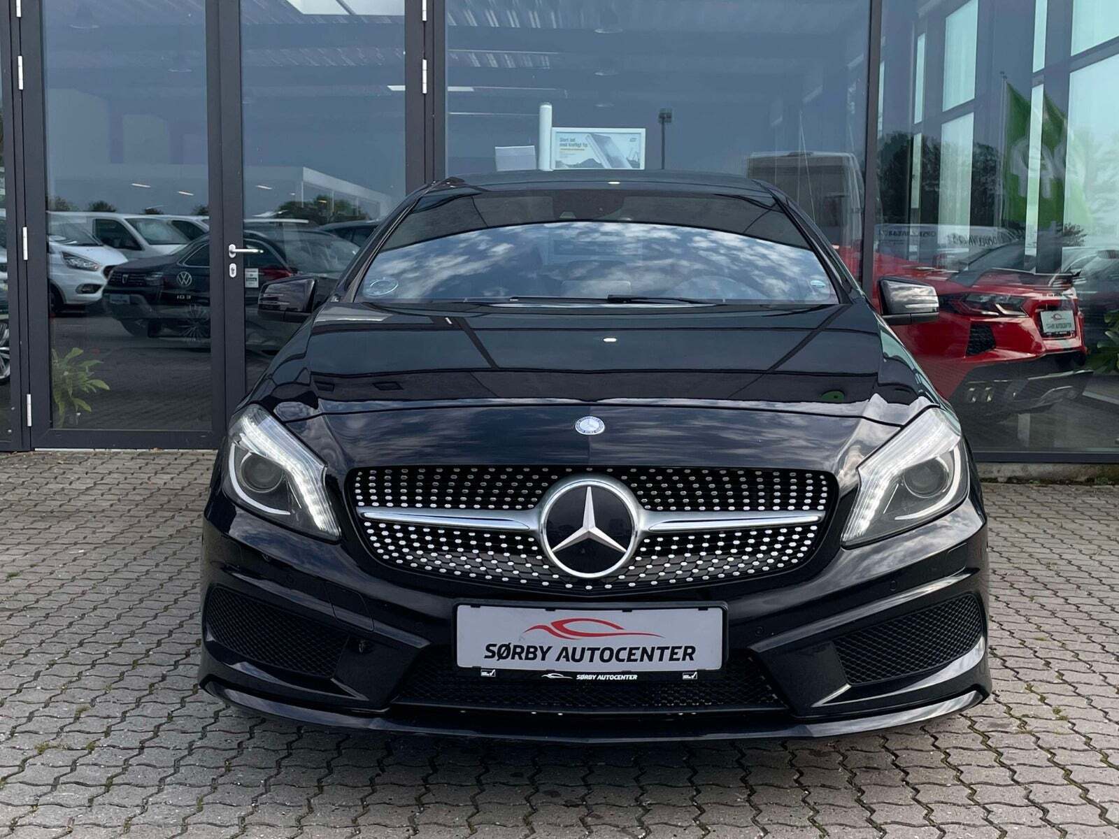 Sort Mercedes A200 fra 2014