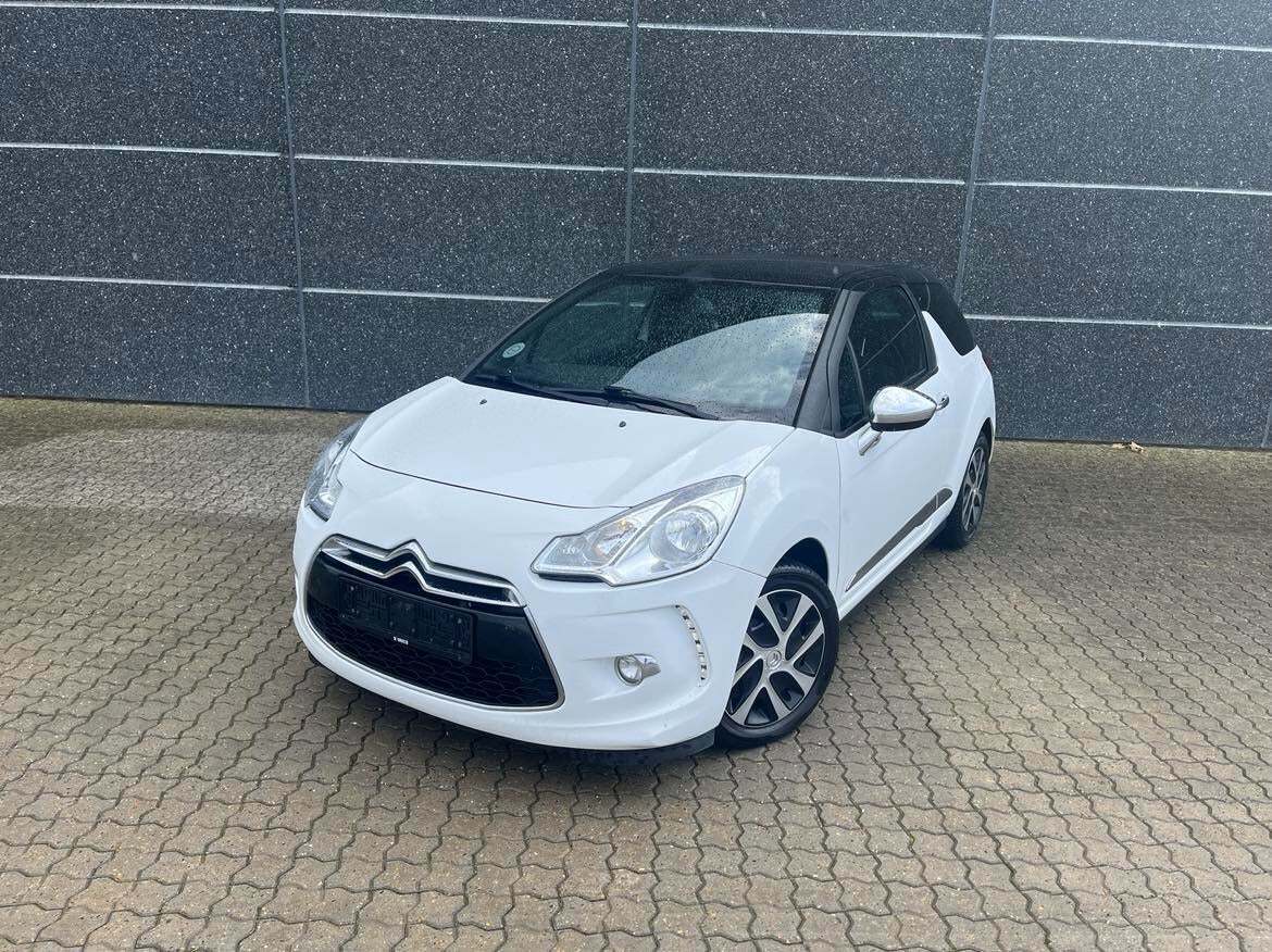 Hvid Citroën DS3 fra 2011 set udefra