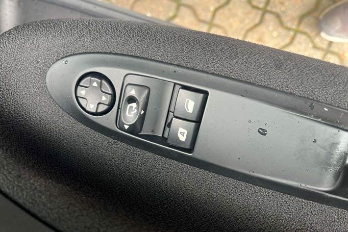 Hvid Citroën DS3 fra 2011 set indefra