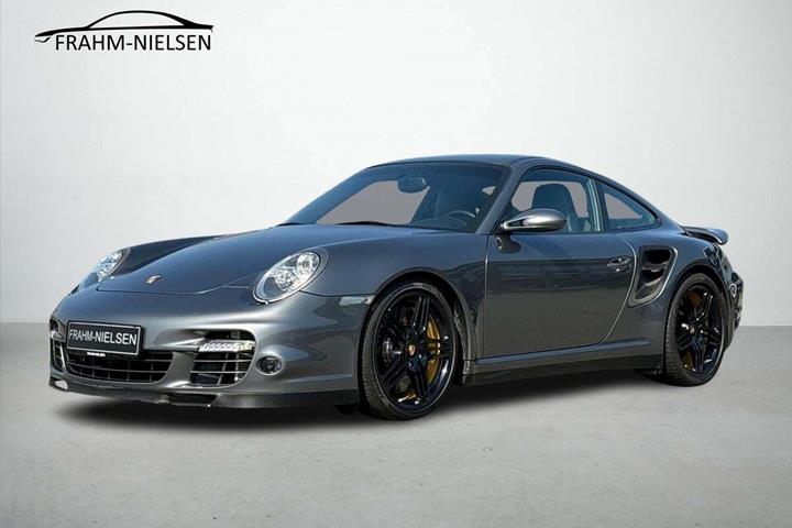 Gul Porsche 911 Turbo fra 2007 set udefra