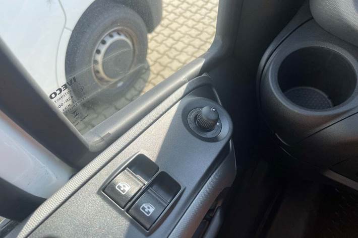 Hvid Iveco Daily fra 2024