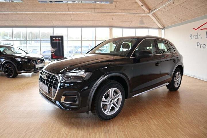 Sort Audi Q5 fra 2023 set udefra