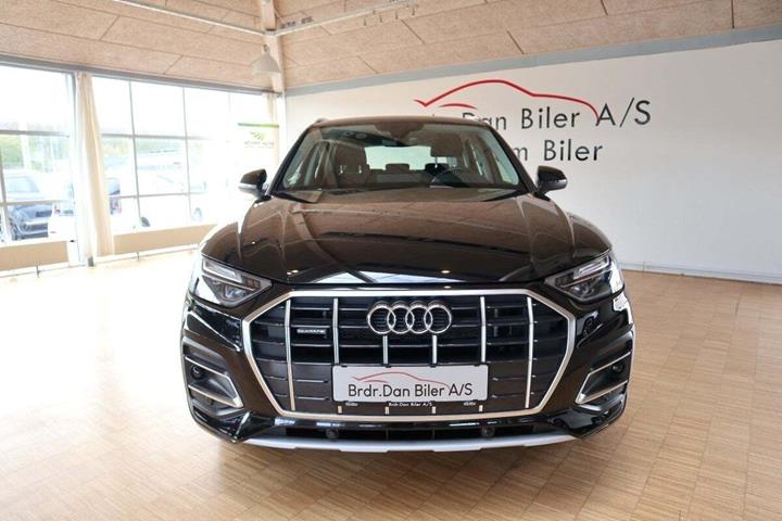 Sort Audi Q5 fra 2023 set udefra