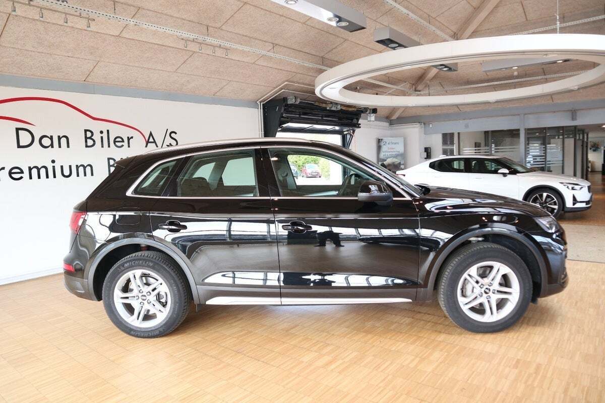Sort Audi Q5 fra 2023