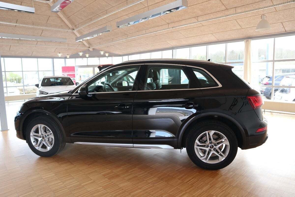 Sort Audi Q5 fra 2023