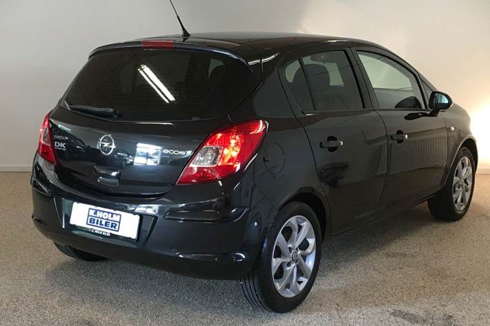 Sort Opel Corsa fra 2014