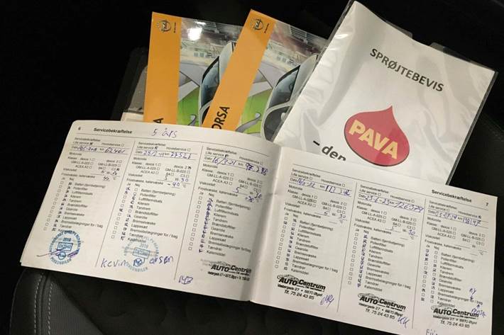 Sort Opel Corsa fra 2014