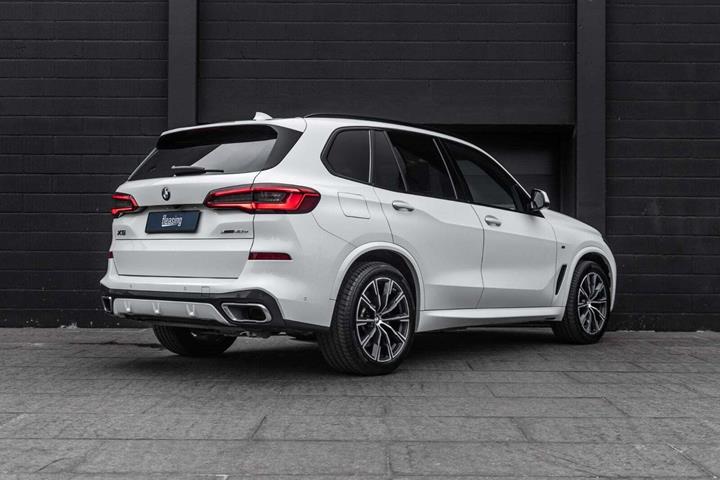 Hvid BMW X5 fra 2019