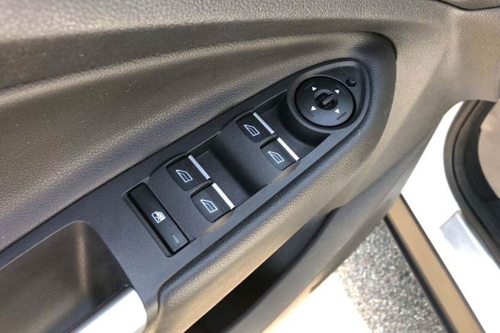 Hvid Ford Kuga fra 2016