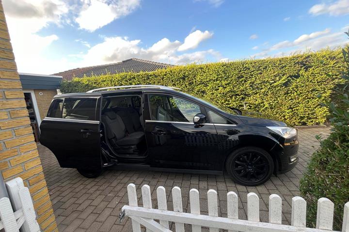 Sort Ford Grand C-Max fra 2017