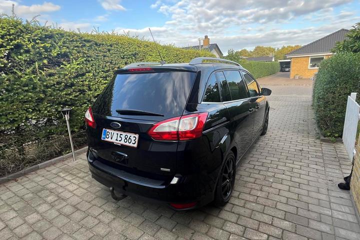 Sort Ford Grand C-Max fra 2017