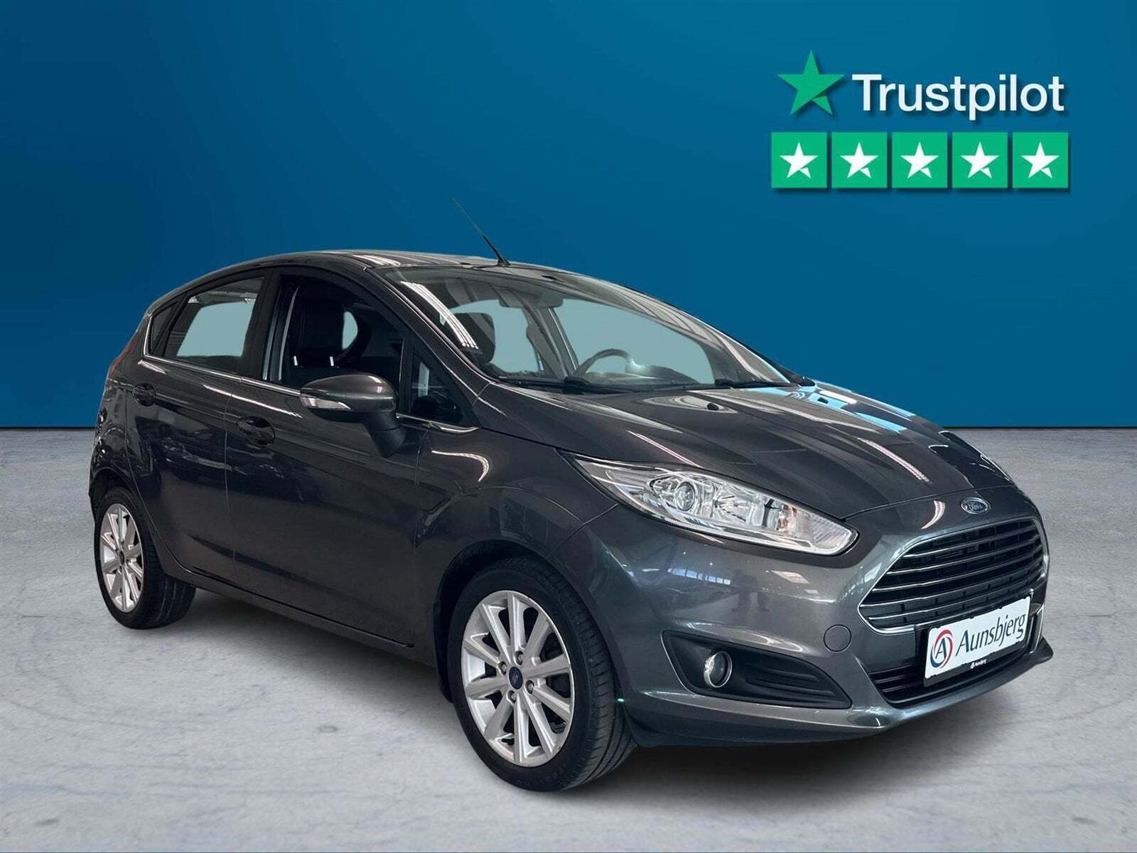 Grå Ford Fiesta fra 2016