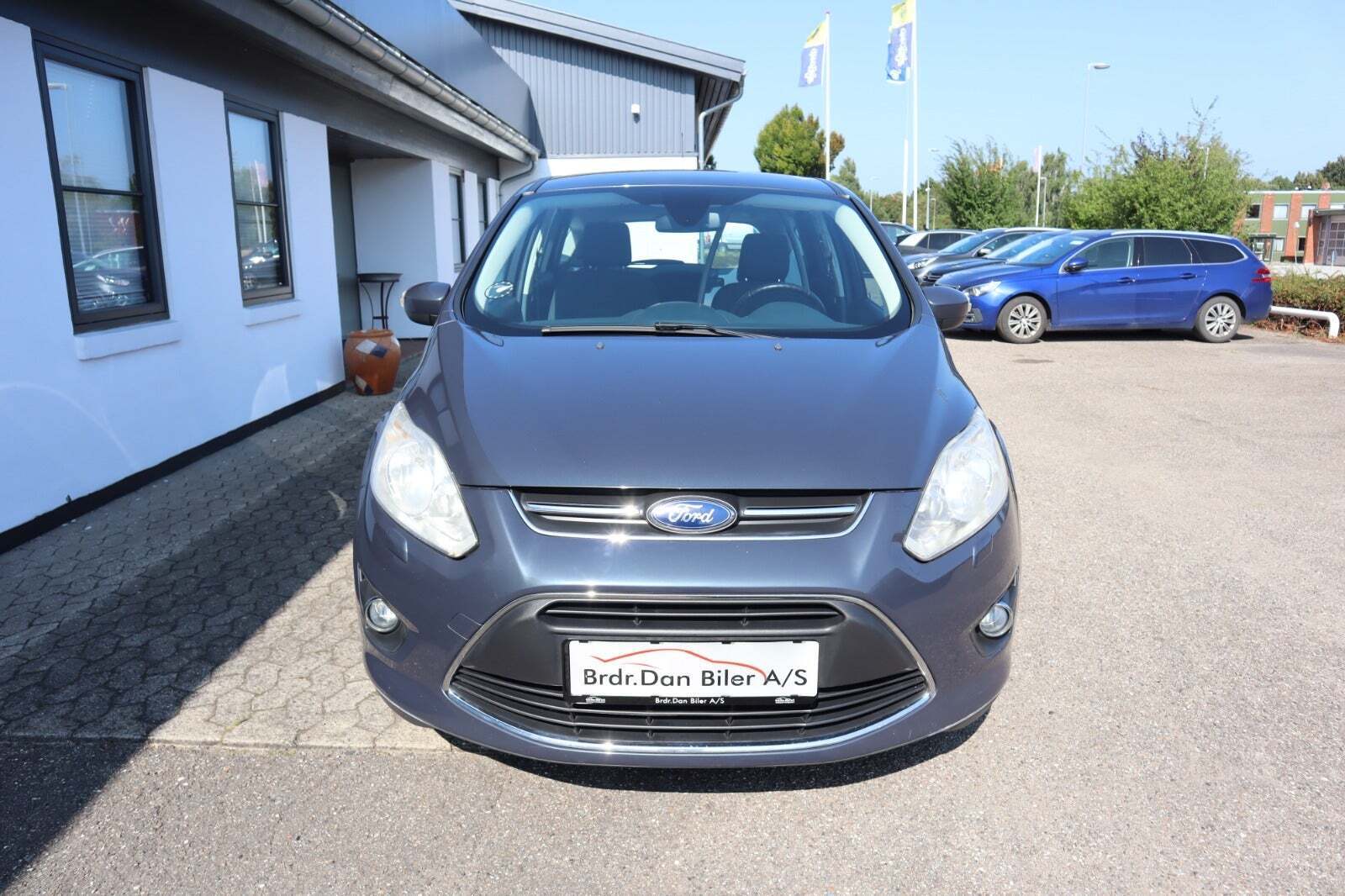 Grå Ford C-MAX fra 2014