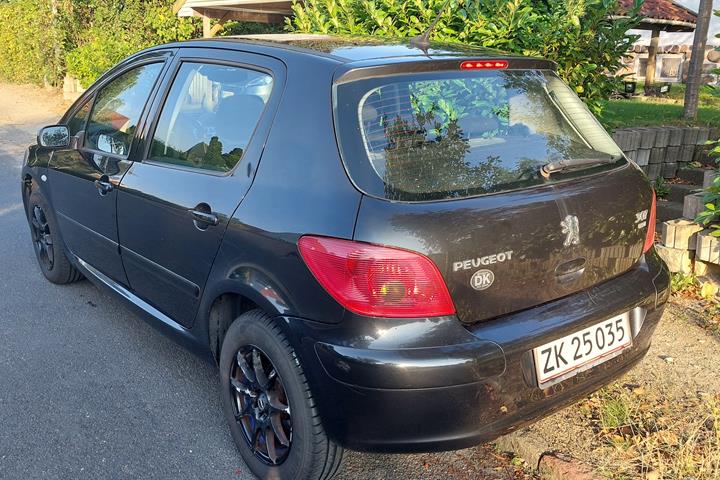Sort Peugeot 307 fra 2005