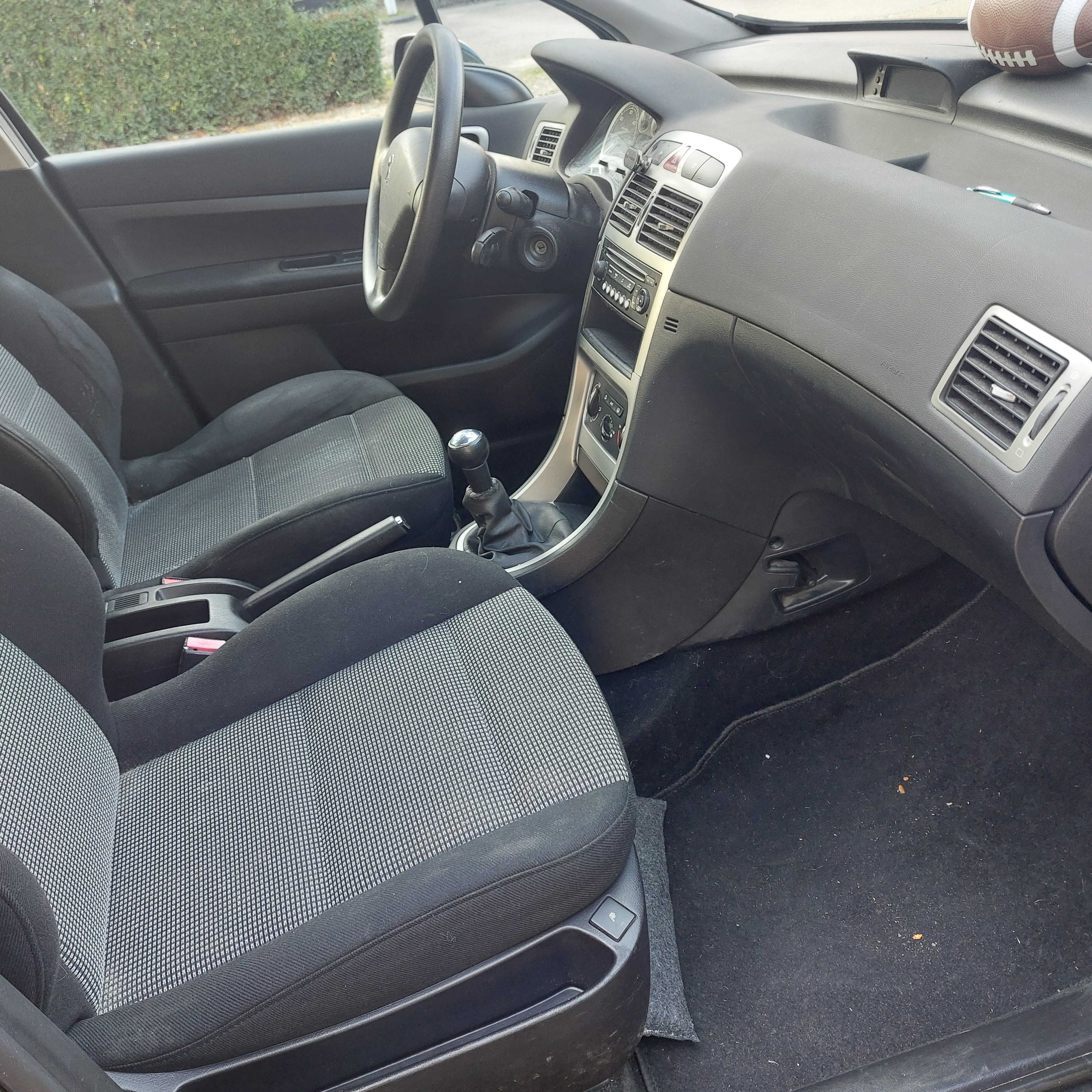 Sort Peugeot 307 fra 2005