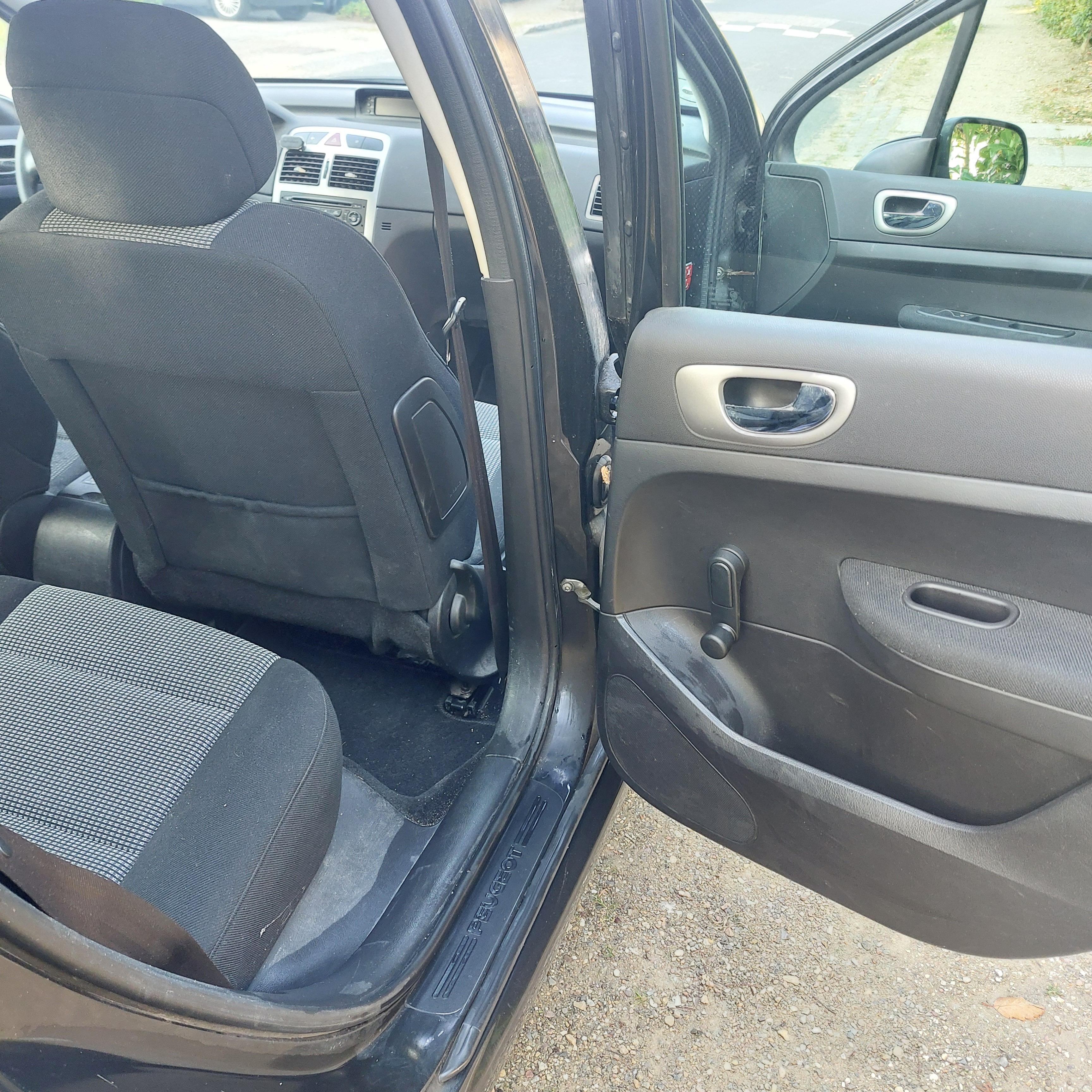 Sort Peugeot 307 fra 2005