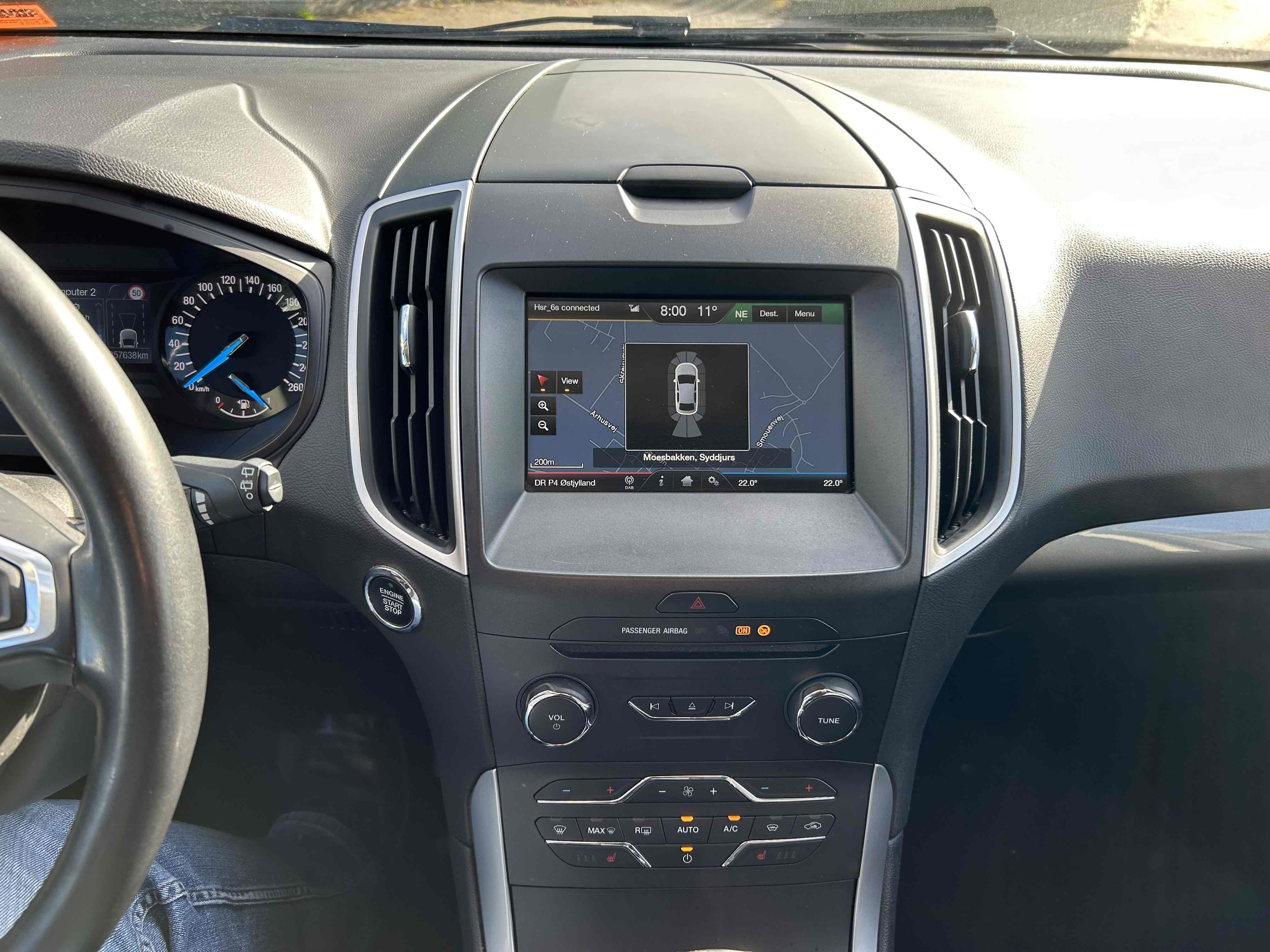Grå Ford S-MAX fra 2016