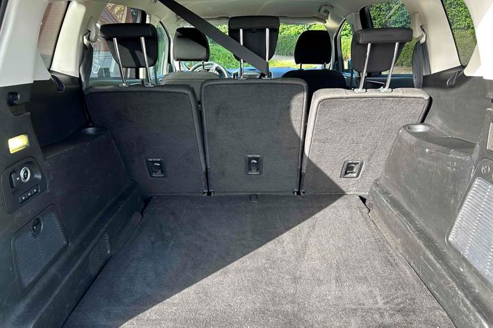 Grå Ford S-MAX fra 2016