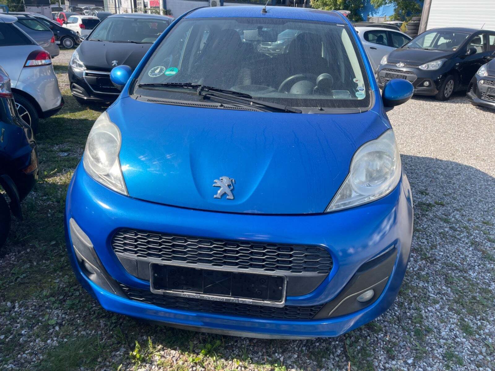 Blå Peugeot 107 fra 2012