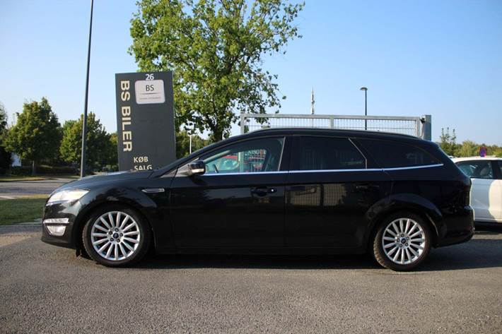 Sort Ford Mondeo fra 2013