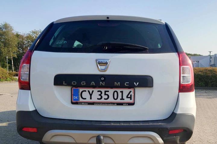 Hvid Dacia Logan Stepway fra 2018