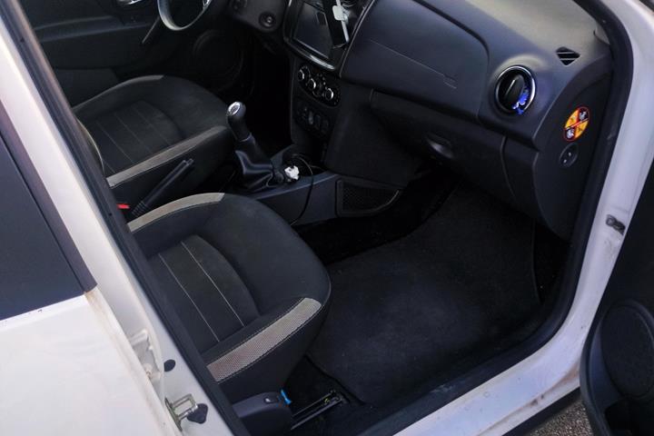 Hvid Dacia Logan Stepway fra 2018