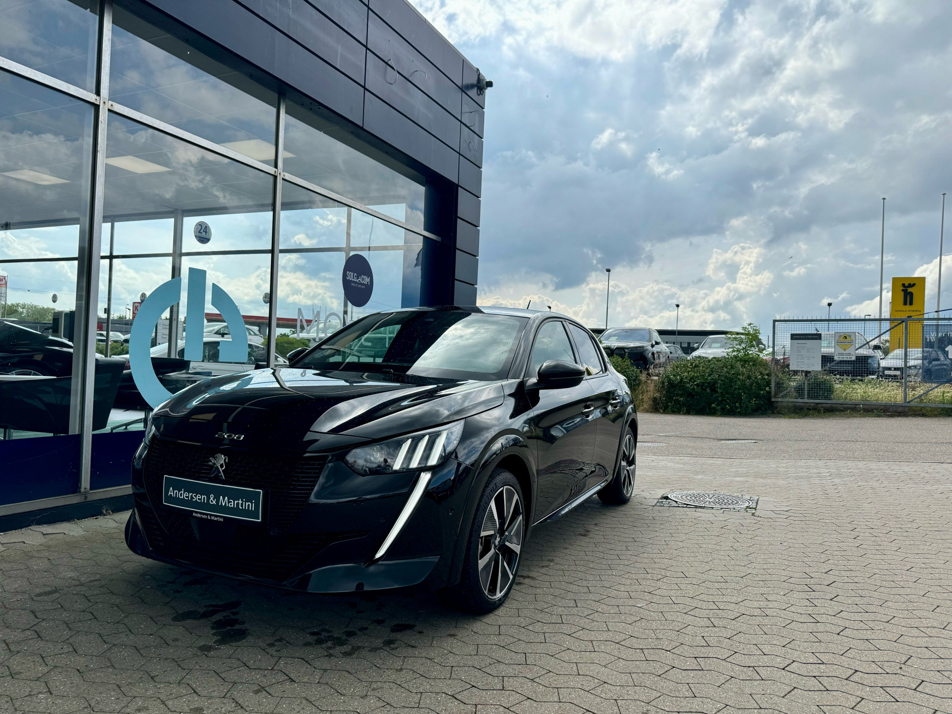 Peugeot e-208