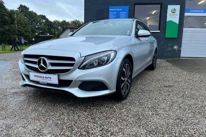 Sølv Mercedes C220 fra 2014