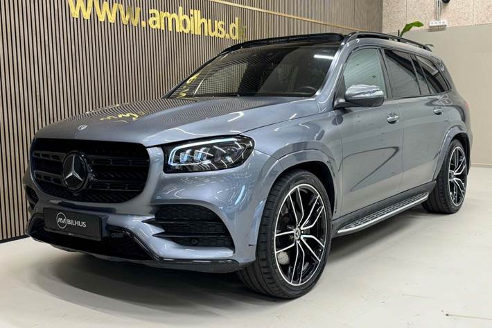 Grå Mercedes GLS400 d fra 2020 set udefra