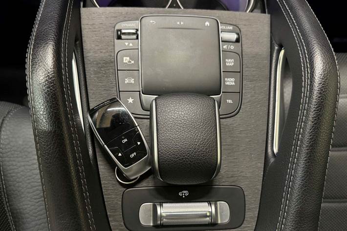 Grå Mercedes GLS400 d fra 2020