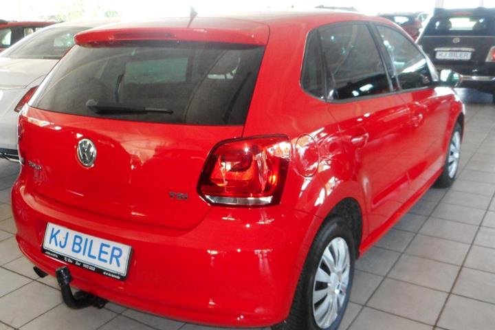 Rød VW Polo fra 2013