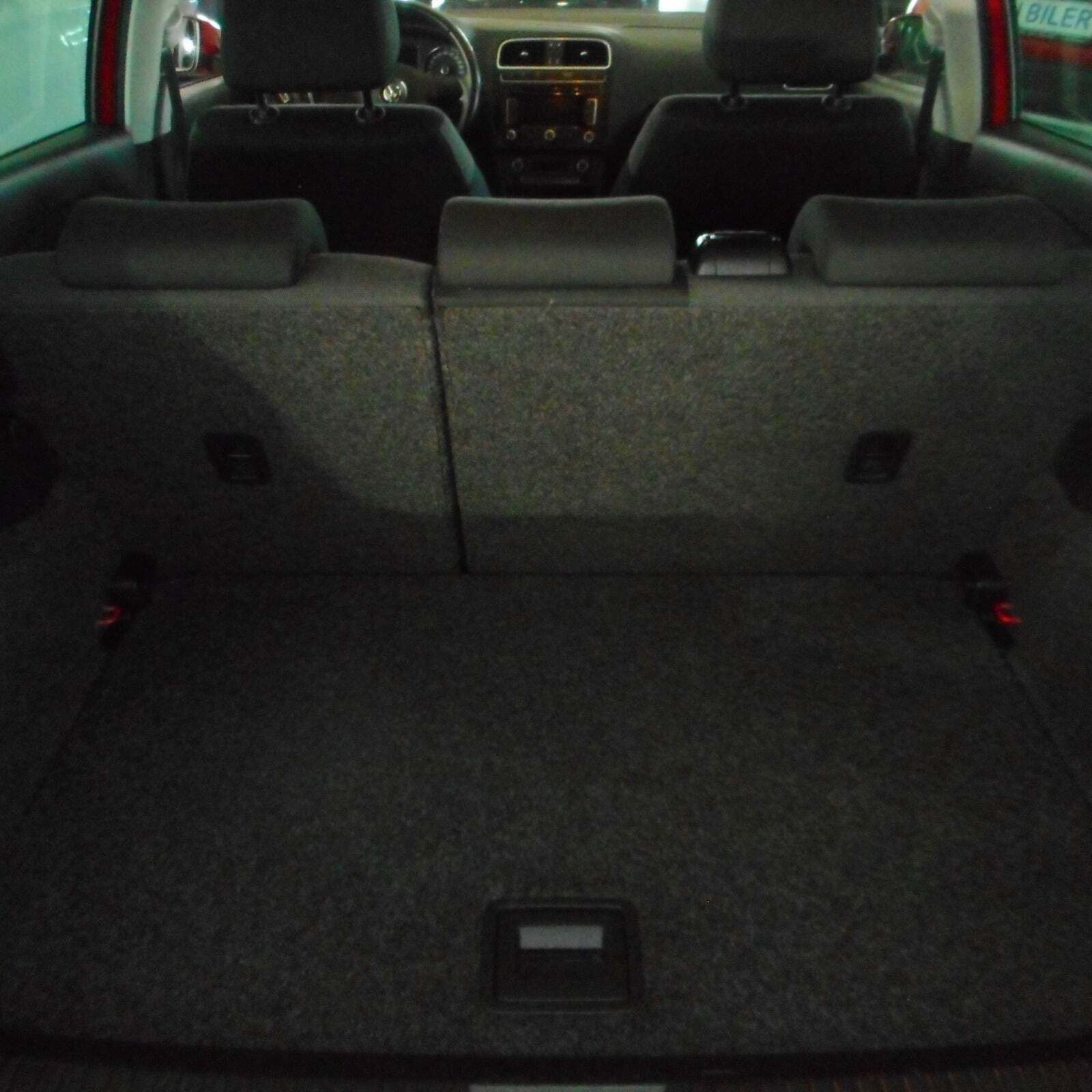 Rød VW Polo fra 2013