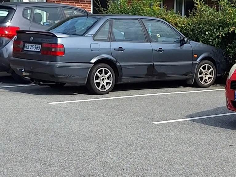 VW Passat 1,8 LIMOUSINE