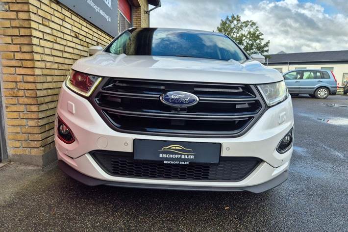 Hvid Ford Edge fra 2017