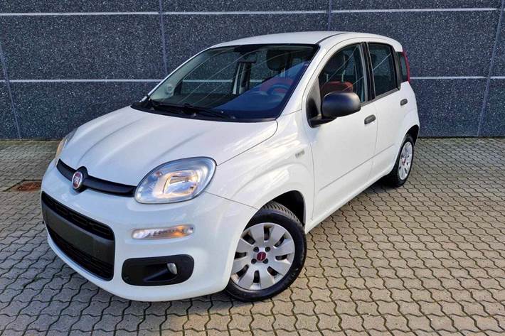 Hvid Fiat Panda fra 2016 set udefra