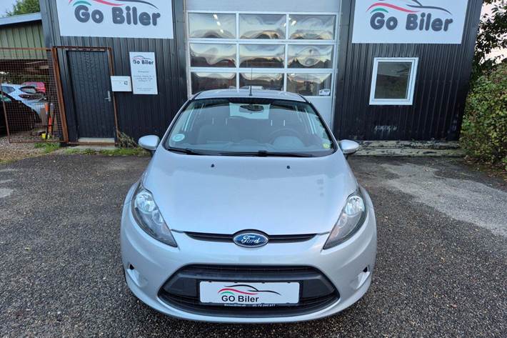 Grøn Ford Fiesta fra 2010