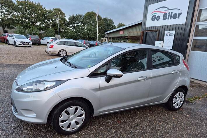 Grøn Ford Fiesta fra 2010