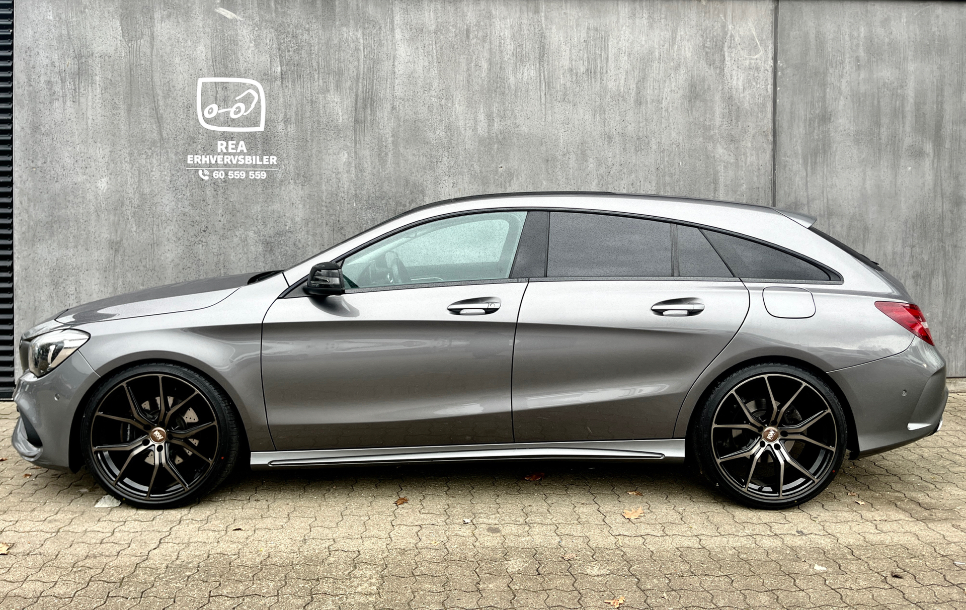 Grå Mercedes CLA220 d fra 2017 set udefra