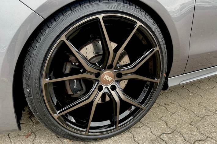 Grå Mercedes CLA220 d fra 2017