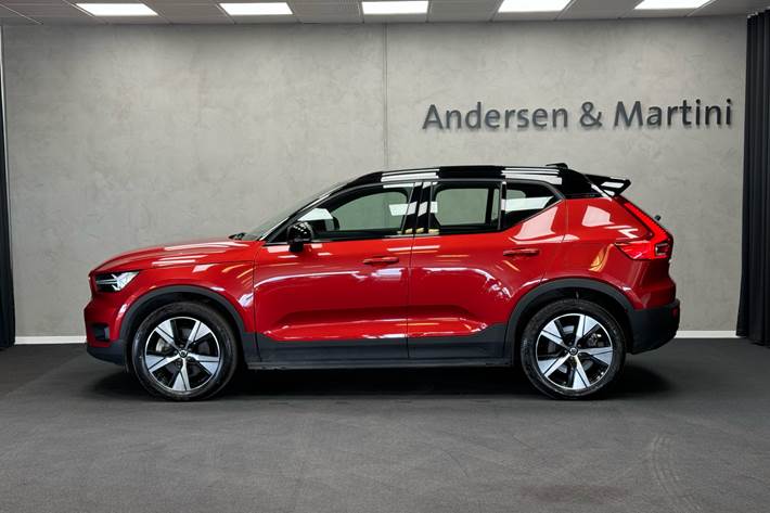 Rød Volvo XC40 fra 2021