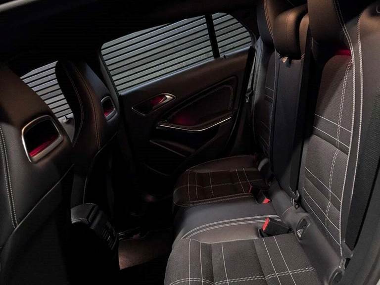 Mercedes CLA200