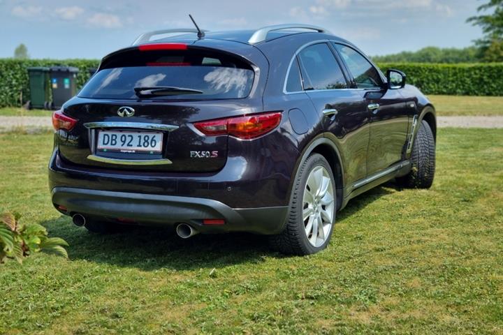 undefined Infiniti FX50 fra 2012