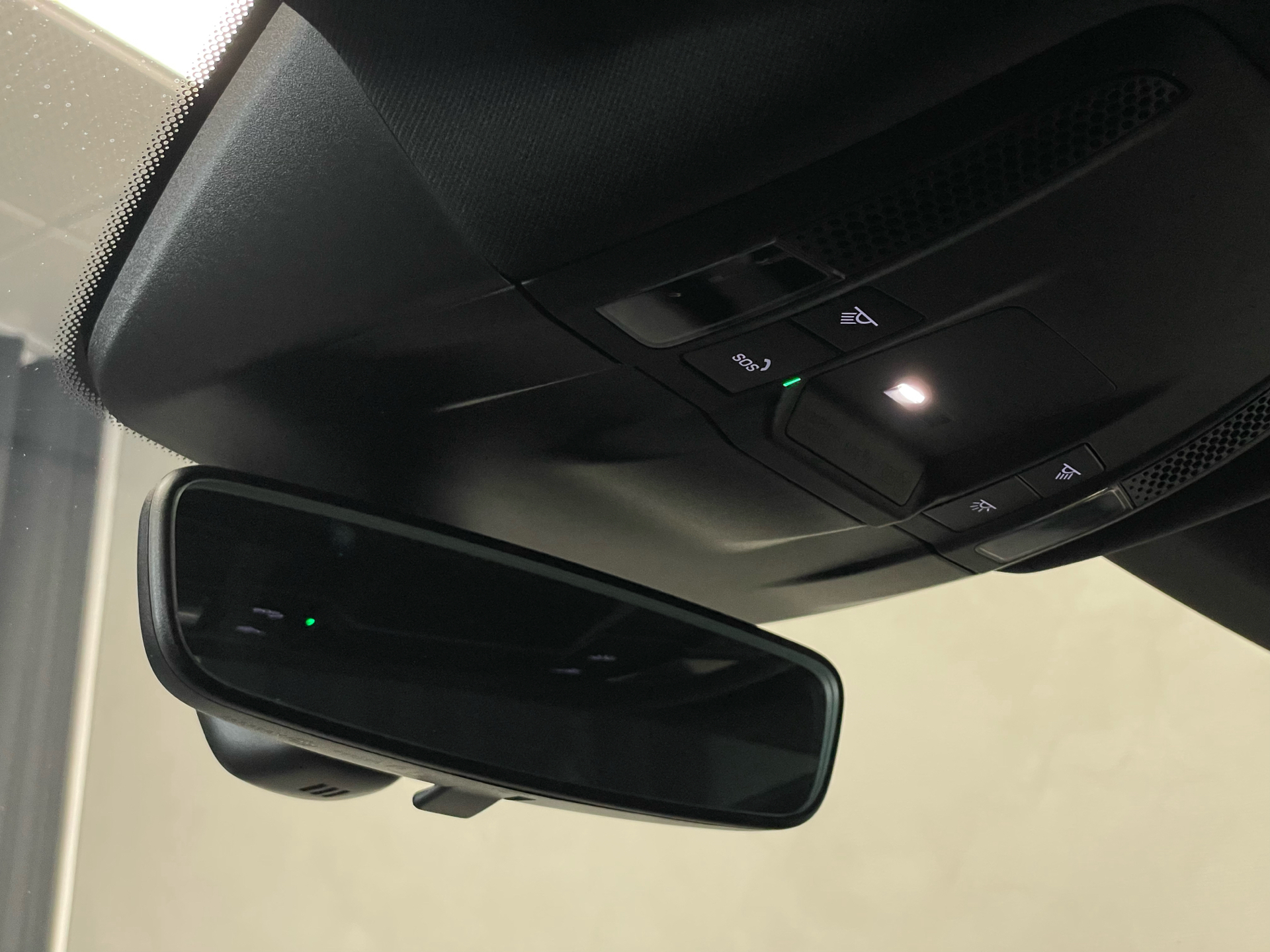 Sort Porsche Taycan fra 2021