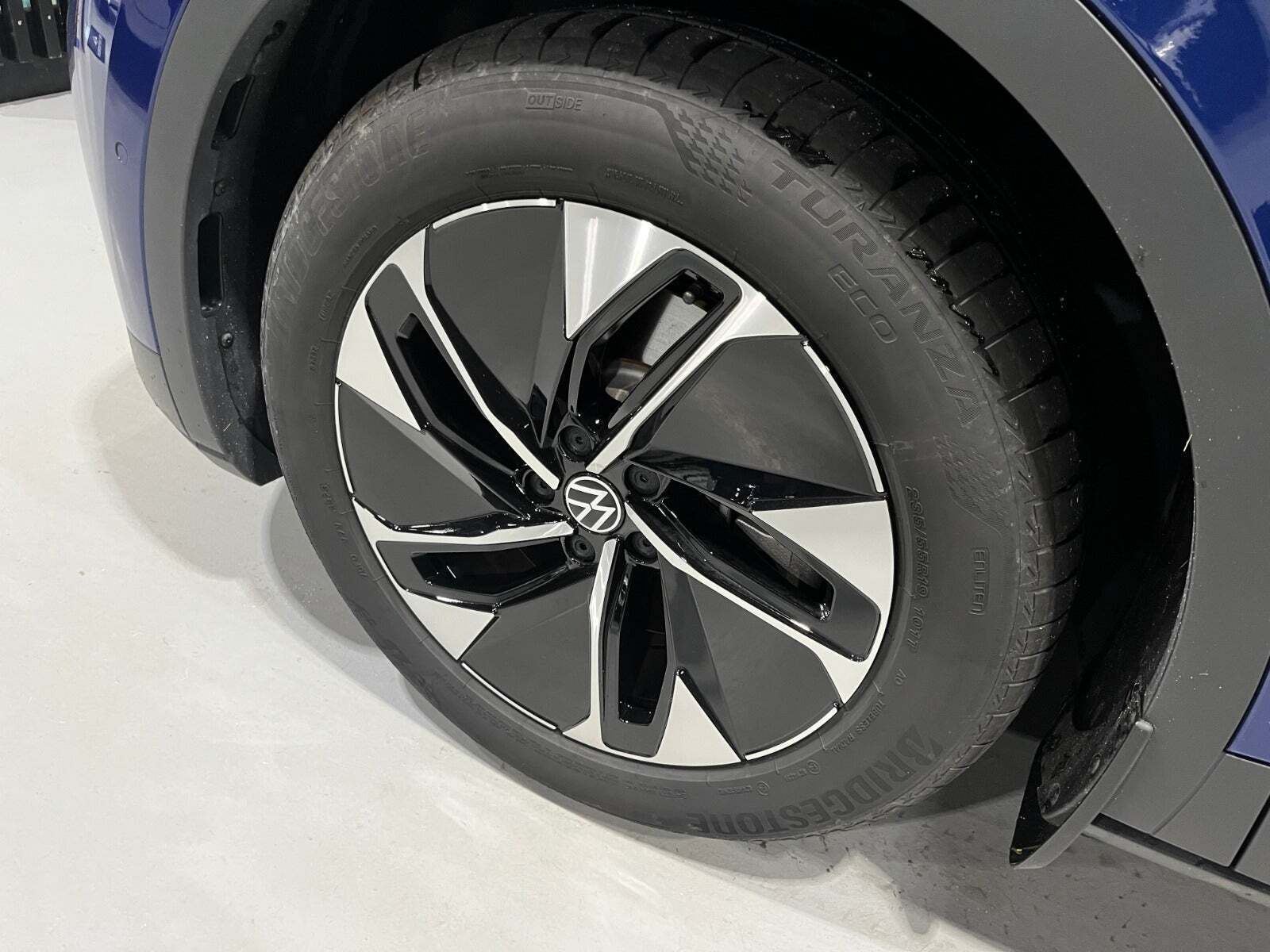 Blå VW ID.4 fra 2023